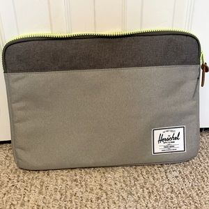 Herschel Laptop Case Cover Grey Excellent!!